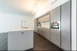 Modern 4.5-room apartment near the center of Lugano