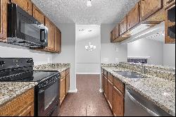 Top-Floor Condo in Unbeatable Roswell Location