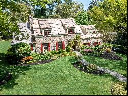 19 Woodland Drive, Manhasset, NY 11030