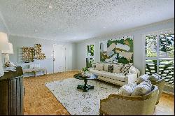 Beautifully Updated Condominium in Alamo Heights