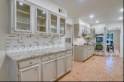 Beautifully Updated Condominium in Alamo Heights