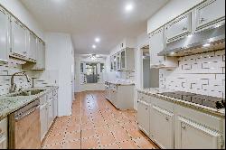 Beautifully Updated Condominium in Alamo Heights