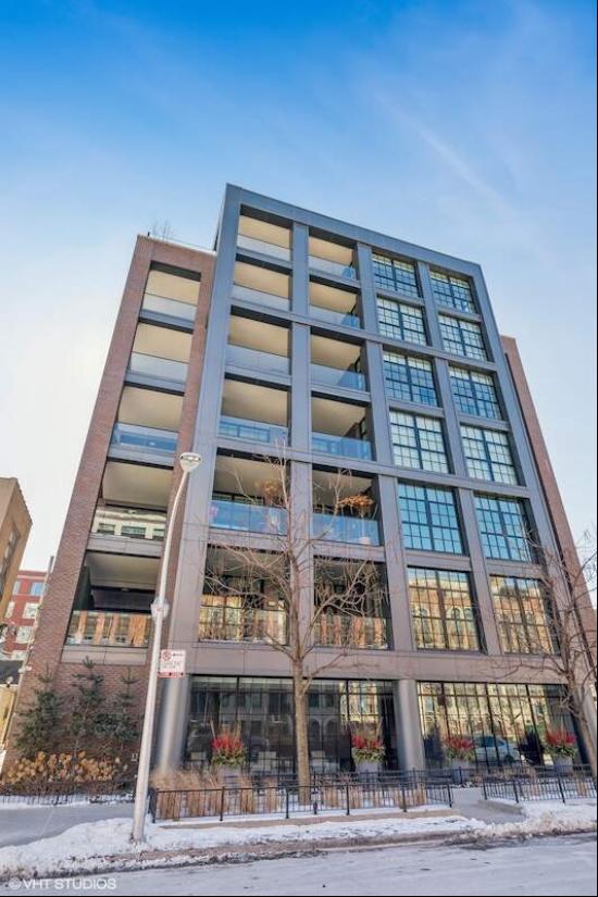 351 W. Huron Street, #4, Chicago, IL, 60654, USA