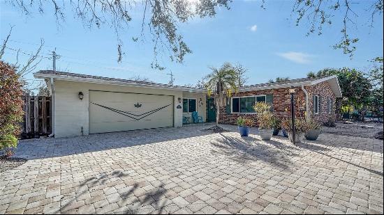 5525 Shadow Lawn Drive, Sarasota, FL, 34242, USA