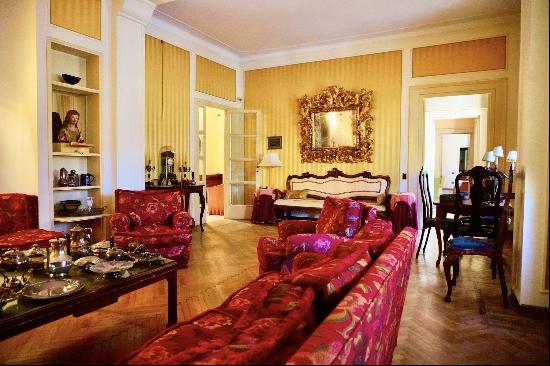 Elegant Apartment with Terrace and Garden in the Heart of Lucca