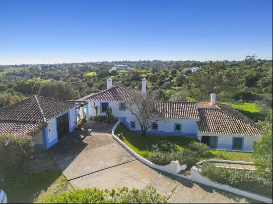 Carvoeiro – 4-Bedroom Villa with Garage, countryside views on larger plot