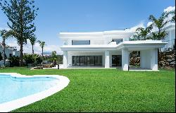 Exclusive Luxury Villas in Prestigious Las Lomas del Marbella Club, Golden Mile