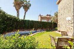 Elegant house in Mas Coll with garden, pool, views 20 min from Barcelona.