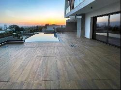 Modern Five Bedroom Villa With Infinity Pool in Limassol