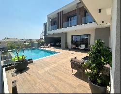 Modern Five Bedroom Villa With Infinity Pool in Limassol