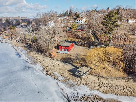 Set on the Shores of Candlewood Lake