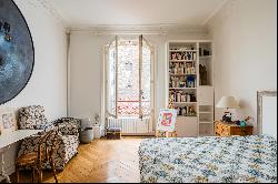 Paris 15th District - A superb period property with a garden