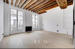 Saint-Germain-en-Laye - City centre - small terrace