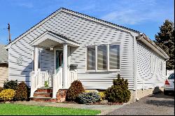 1249 Powell Avenue,Merrick, NY, 11566