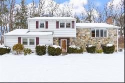 29 Eaton Rd, Framingham MA 01701