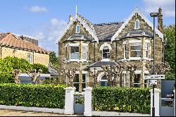 Heathfield Gardens, Chiswick, London, W4 4JU