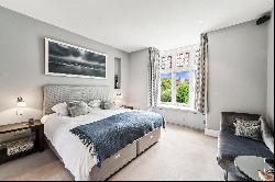 Heathfield Gardens, Chiswick, London, W4 4JU