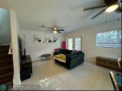 3059 Riverside Dr, Coral Springs FL 33065