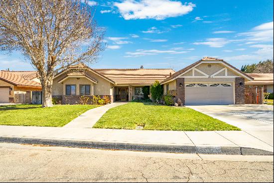 43442 Wendy Way, Lancaster CA 93536