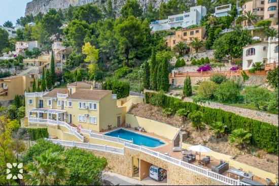 A Luxurious villa Multi-Family Retreat in Maryvilla, Calpe, Calpe 03710