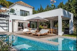 Newly constructed villa nestled amidst golf courses and countrys, Estepona 29680