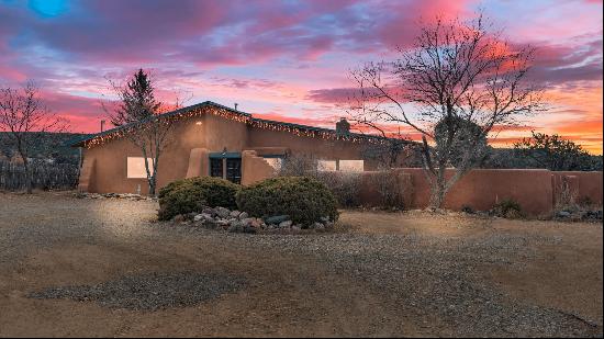 42 Hondo Seco Road, Arroyo Hondo NM 87513