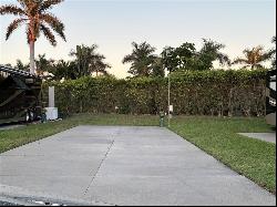 13594 Snapper Ln, Naples FL 34114