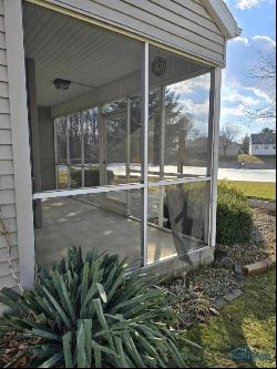 1339 Countryside Drive Unit 8, Findlay OH 45840