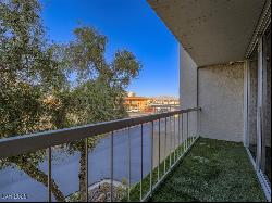 725 N Royal Crest Circle Unit 213, Las Vegas NV 89169