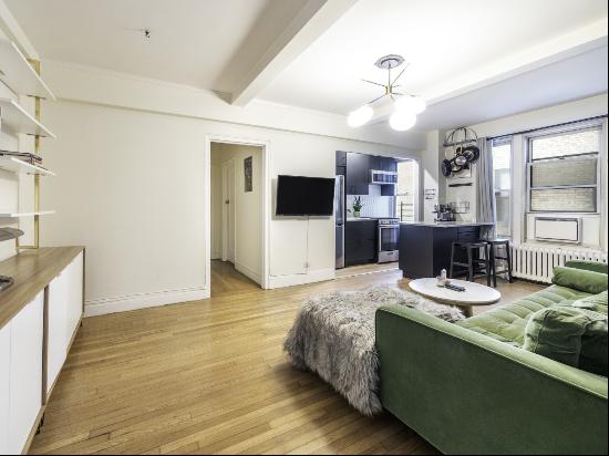 325 W 45th Street Unit 404, New York City NY 10036