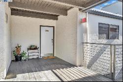 7 Embarcadero #312, Oakland CA 94607