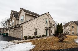 8525 S Bedford Way, Oak Creek WI 53154