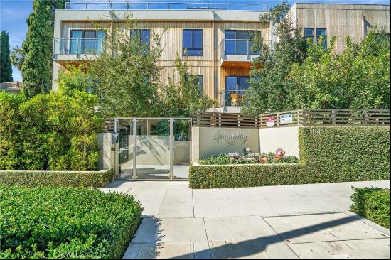 1041 N Spaulding Avenue #104, West Hollywood CA 90046