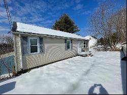 35 Ellis Rd, Southbridge MA 01550