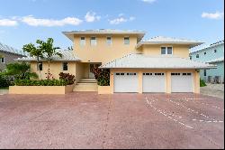 CRYSTAL HARBOUR CANAL FRONT HOME - 12 CRYSTAL DRIVE, West Bay 