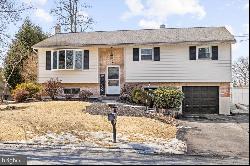 3308 Bridlepath Road, Easton PA 18045