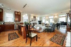 Huge Condo in Historic Kenwood