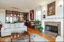 Huge Condo in Historic Kenwood