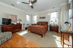 Huge Condo in Historic Kenwood