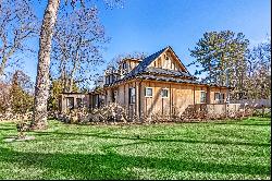 2 Charlemagne Road, Huntington Bay, NY 11743