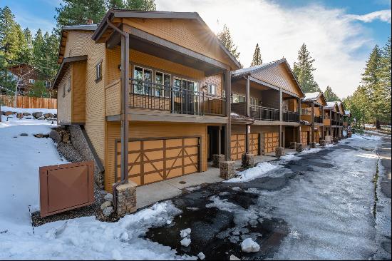 Beautifully Appointed Timbers Townhome