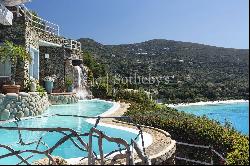 Villa with breathtaking views in the south of Sardinia