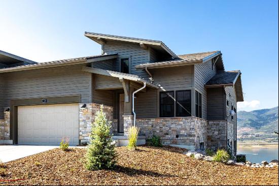 Main floor living with big Deer Valley Views!