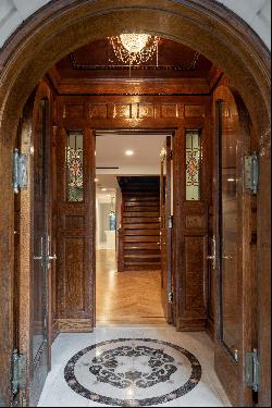 Renovated Elevator UWS Townhouse