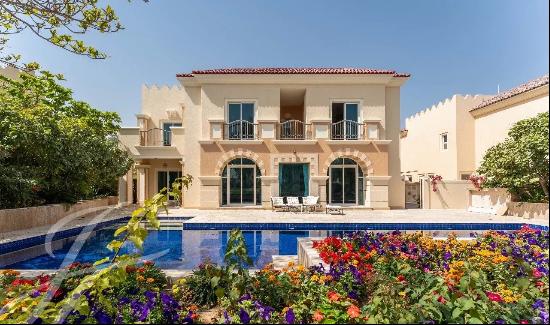 Beautiful 5-Bedroom Villa with Golf Course Views