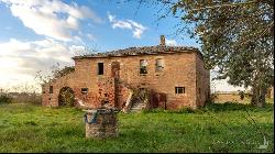 Eighteenth-century farmhouse to be renovated with land, Montepulciano