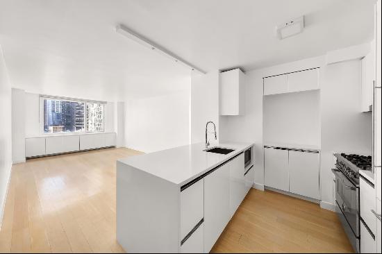   Prime Midtown Manhattan Luxury Condo: True 3-Bedroom, 2-Bathroom with Premier 