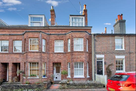 A beautifully renovated 4 bed Victorian terrace for sale, just 0.4 of a mile from Tunbridg