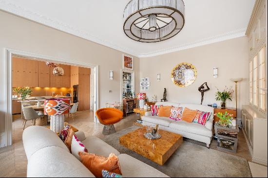 A 4 bedroom period property for sale in Hyde Park, W2.