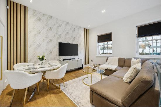 Spacious duplex apartment to rent in Mayfair